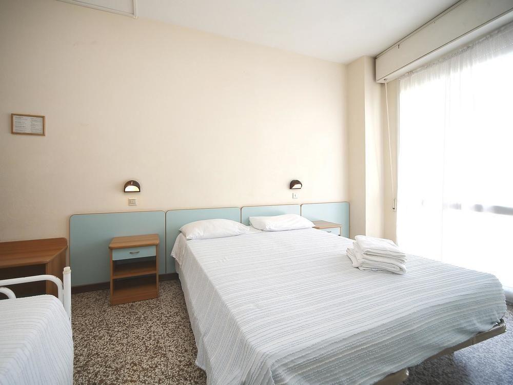 Telstar Hotel 3*