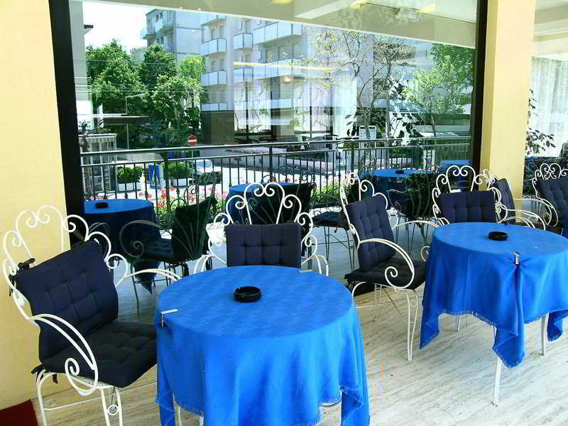 Telstar Hotel 3*